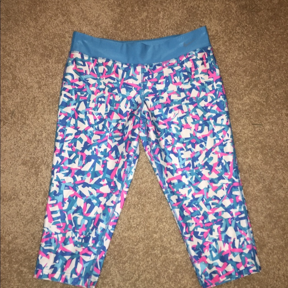 Girls Nike Capri Leggings